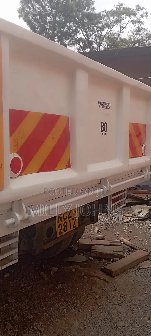 Isuzu NPR Tipper - thumbnail 2