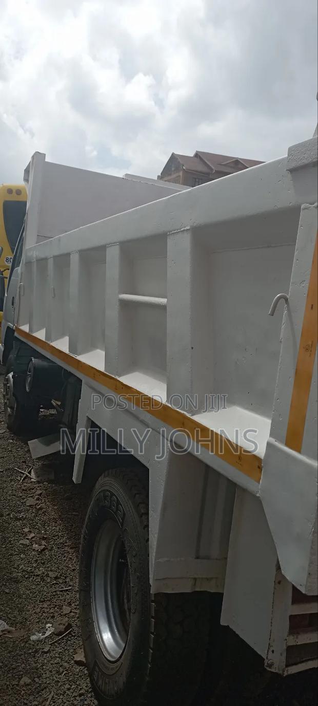 Isuzu NPR Tipper - thumbnail 3