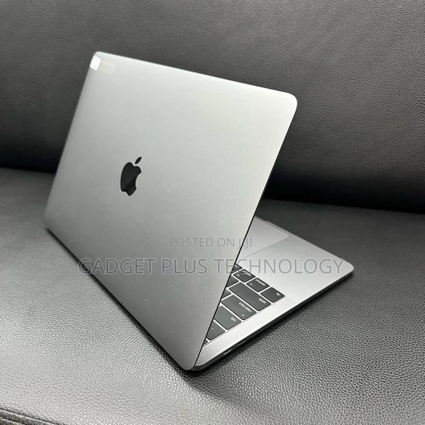 Laptop Apple MacBook Pro 2017 16GB Intel Core I7 SSD 512GB - main view