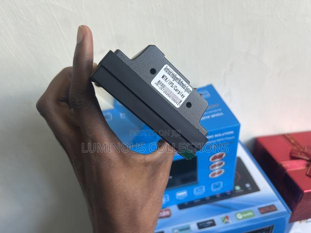 Brand New Android 15 Intelligent 7" With Youtube, Carplay, GPS - thumbnail 3