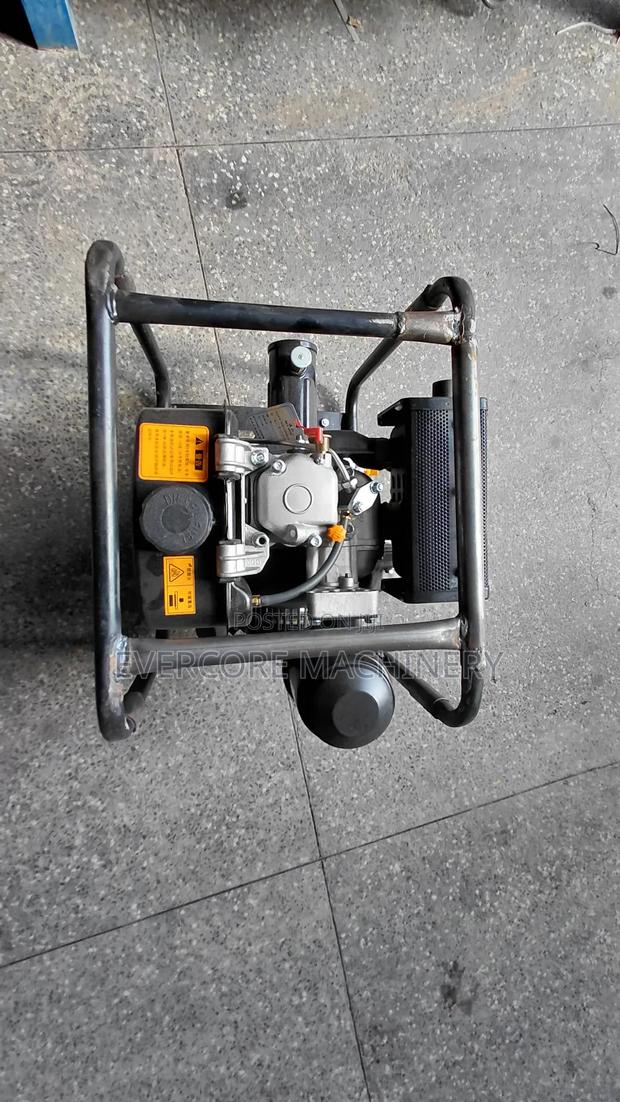 Concrete Poker Vibrator Diesel Engine 7hp Without Shaft. - main view