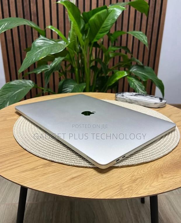 Laptop Apple MacBook Pro 2017 16GB Intel Core I7 SSD 512GB - thumbnail 3