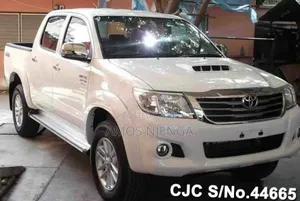 Toyota Hillux Vigo 2012 Headlight Lens
