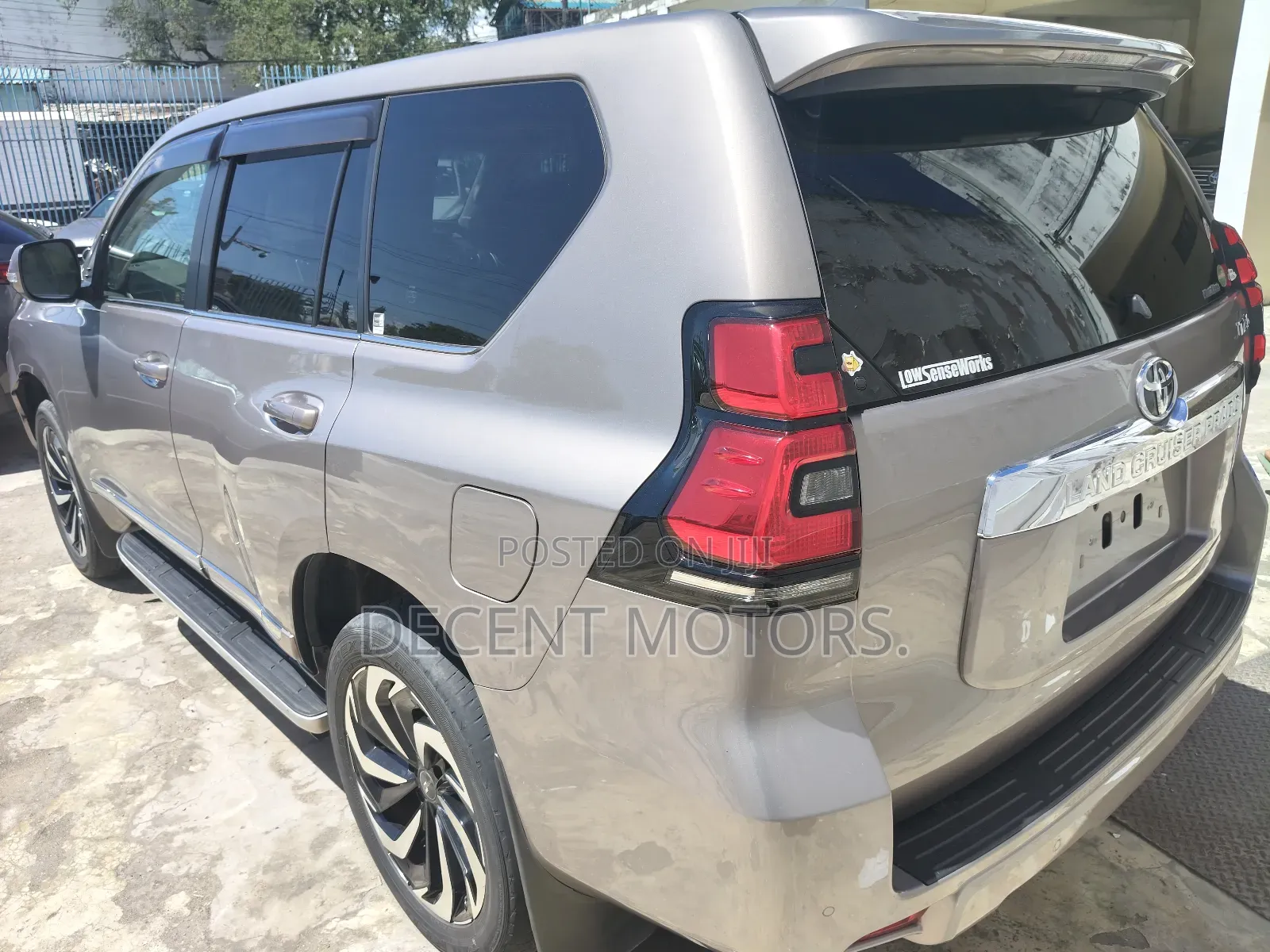 Toyota Land Cruiser Prado 2018 Gray