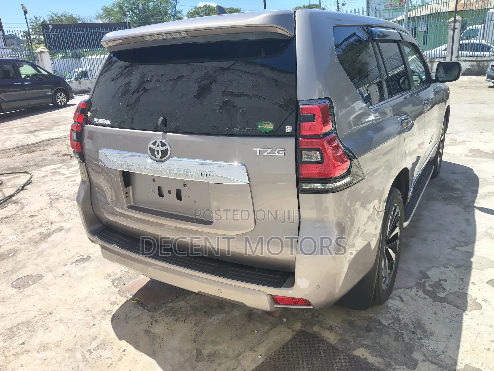 Toyota Land Cruiser Prado 2018 Gray