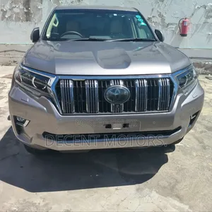 Toyota Land Cruiser Prado 2018 Gray
