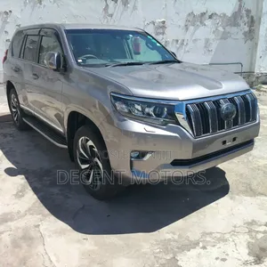 Toyota Land Cruiser Prado 2018 Gray