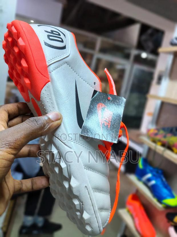 Total 90 Quality Trainers Football Boots Size 40_43 - thumbnail 3