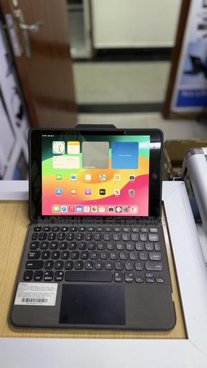 Apple iPad 10.2 (2021) 64 GB Gray - main view