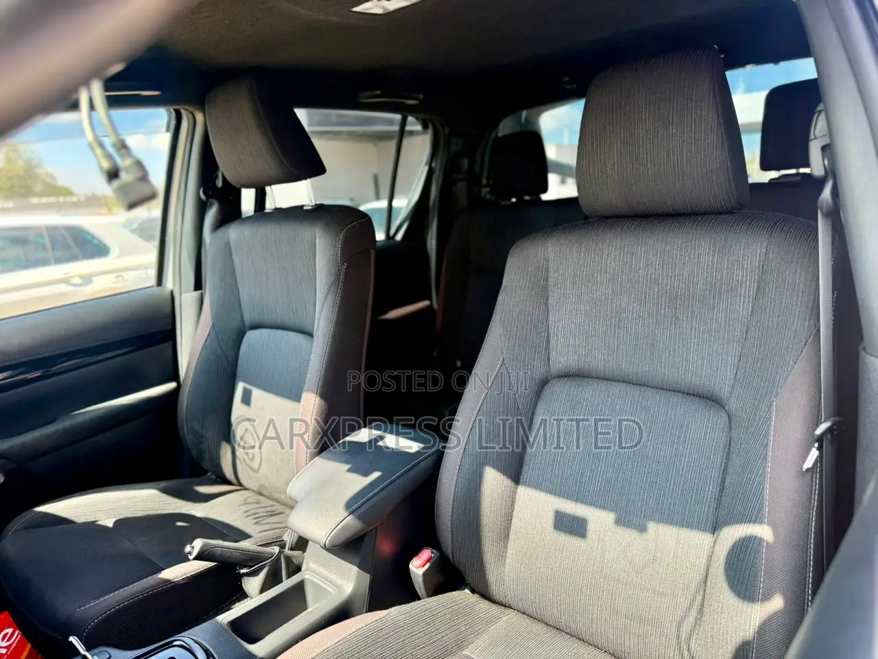 Toyota Hilux 2019 Silver