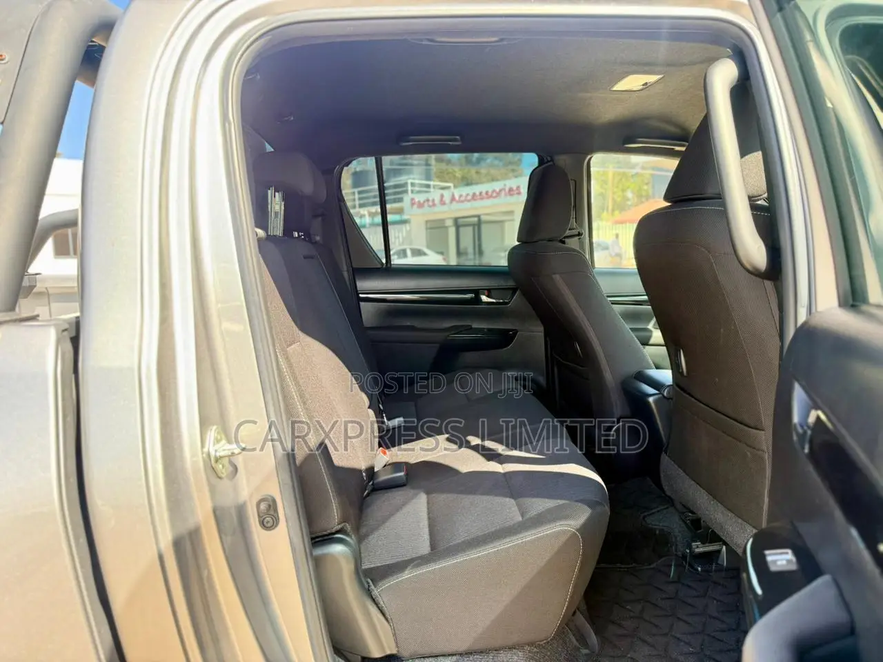Toyota Hilux 2019 Silver