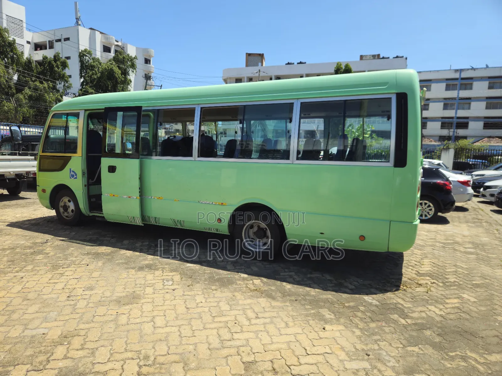 Mitsubishi Fuso Rosa 2018 Green