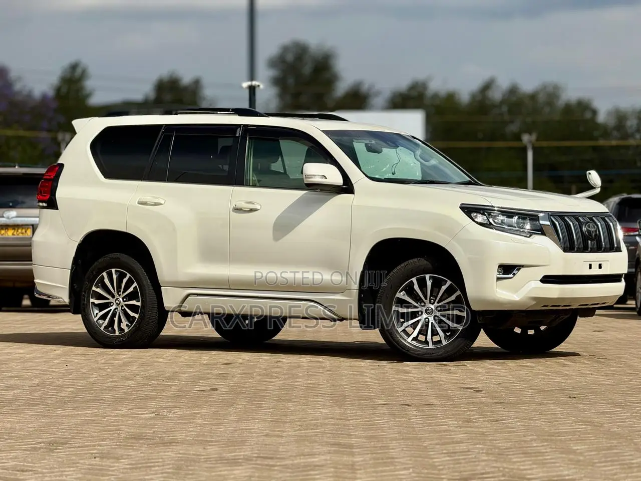 Toyota Land Cruiser Prado 2.8 2017 White