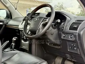 Toyota Land Cruiser Prado 2.8 2017 White