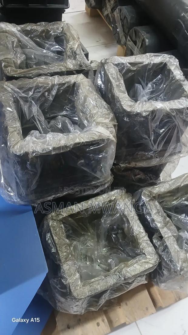Heavy Duty Cube Mould - main view