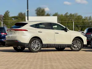 Toyota Harrier 2.0 2020 White
