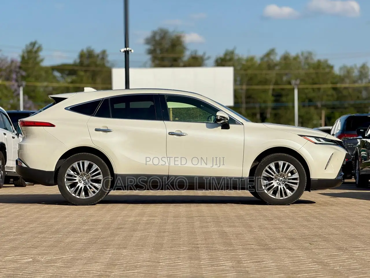Toyota Harrier 2.0 2020 White