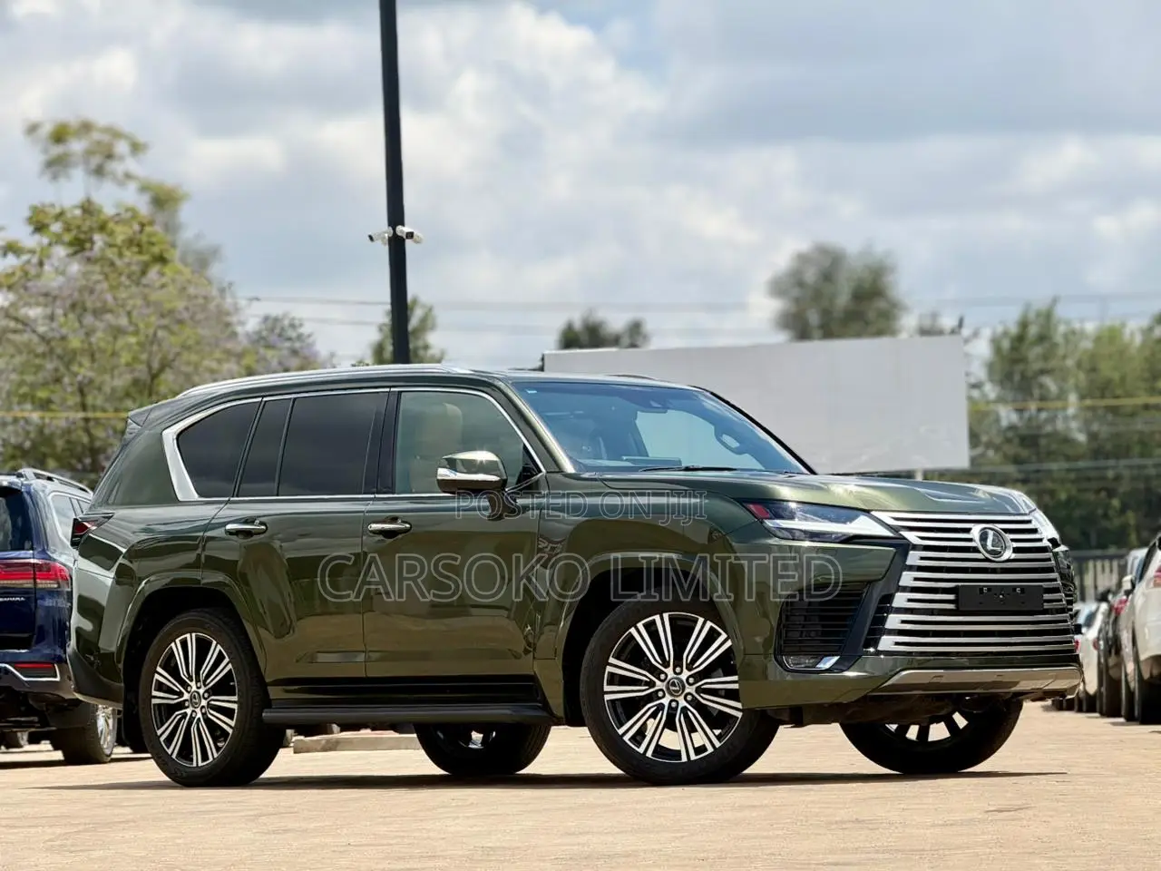 Lexus LX 2021 Green