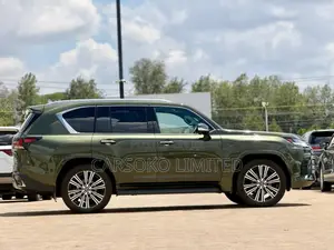 Lexus LX 2021 Green