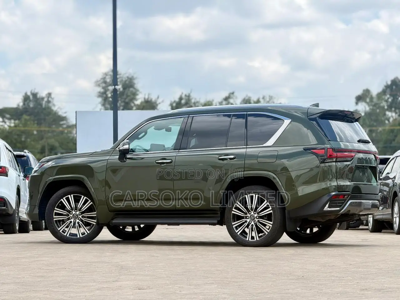 Lexus LX 2021 Green