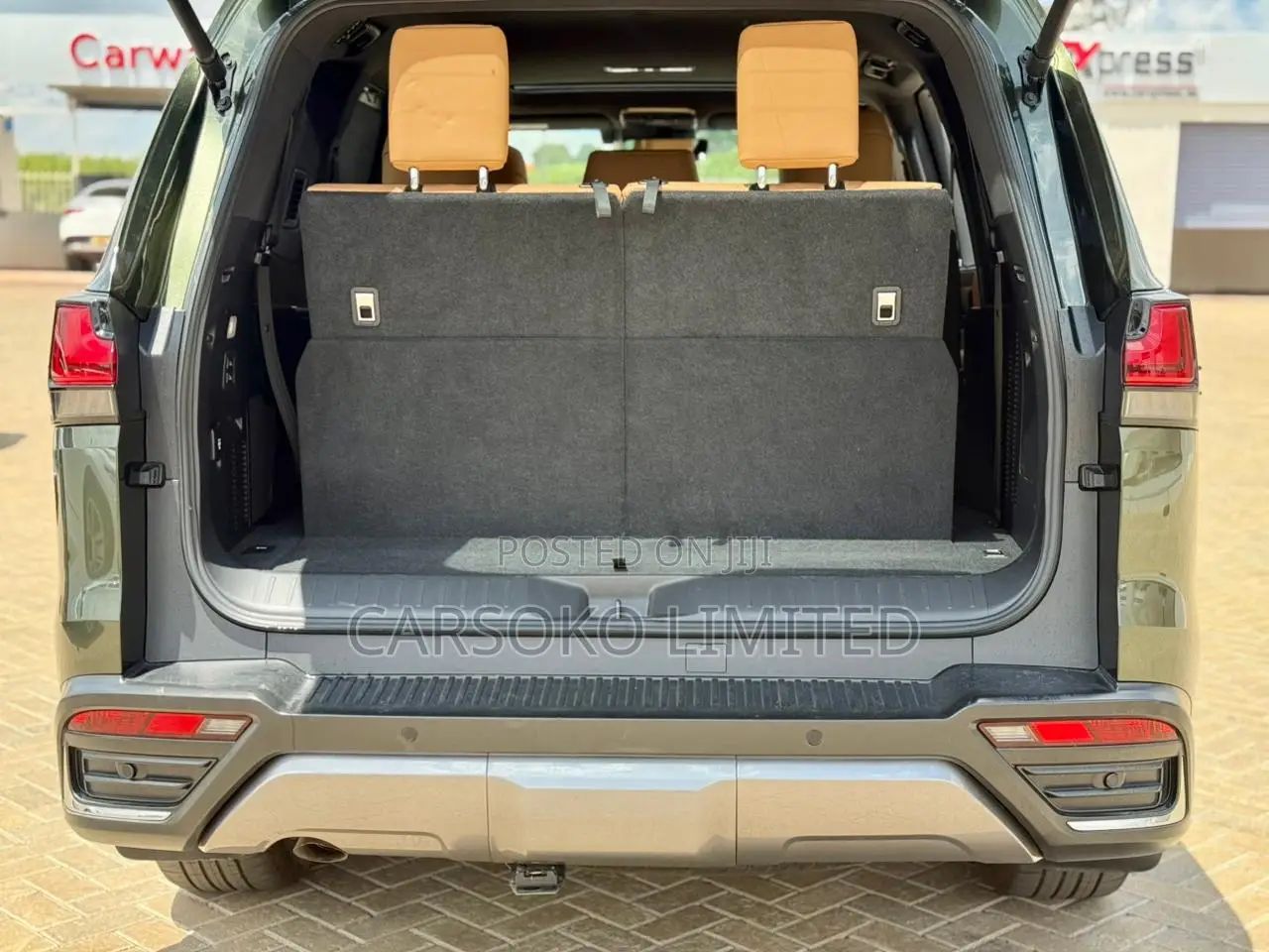Lexus LX 2021 Green