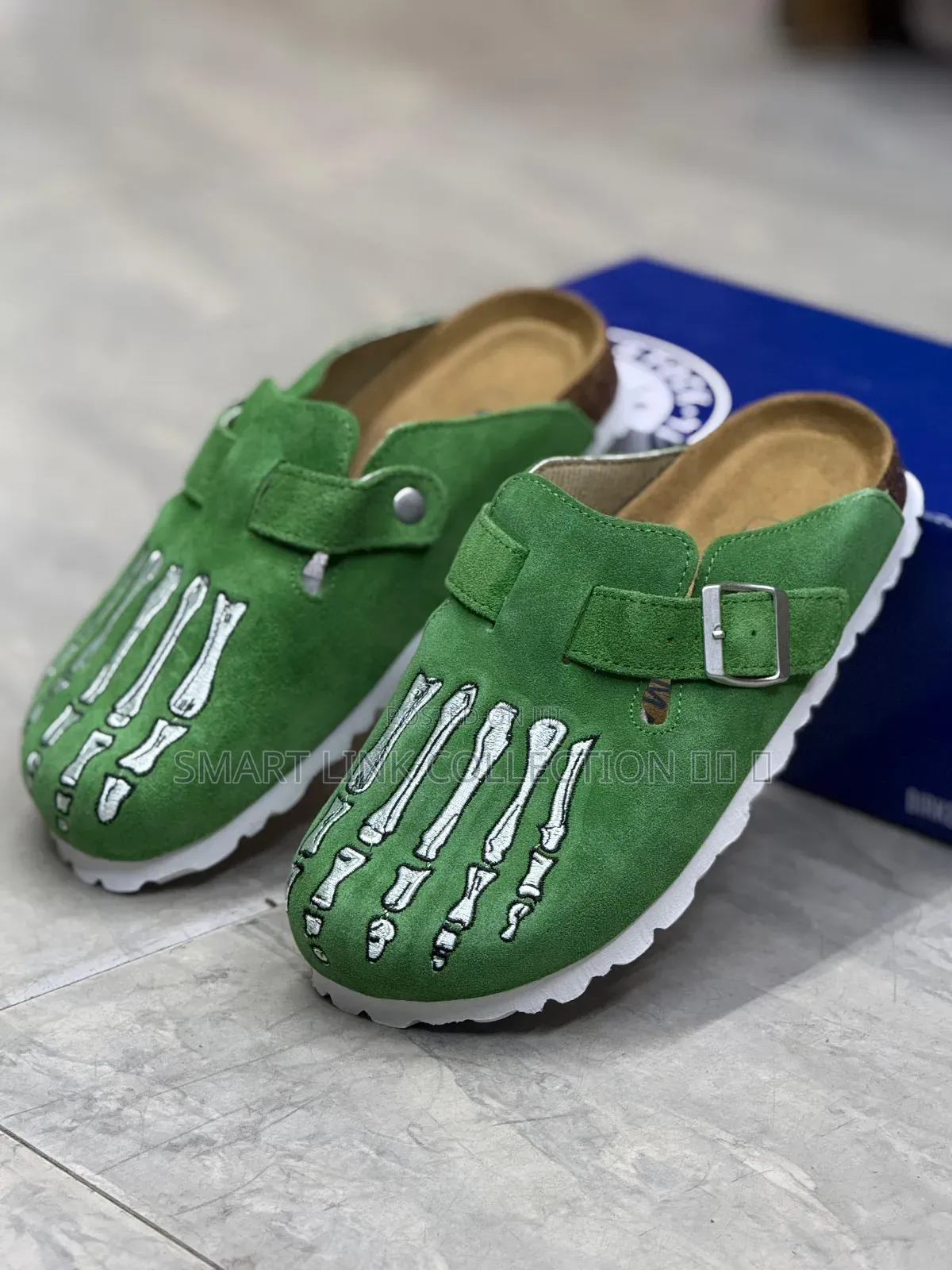 Toxic 
Skeleton Clogs