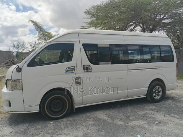 Toyota HiAce 2012 White - thumbnail 2