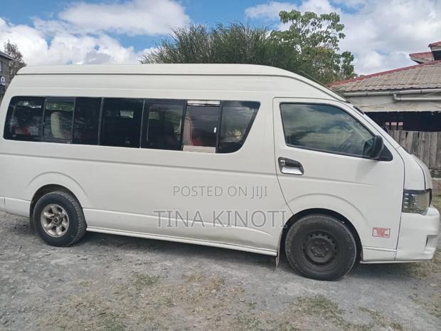 Toyota HiAce 2012 White - thumbnail 3