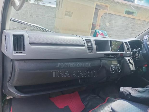 Toyota HiAce 2012 White - thumbnail 5