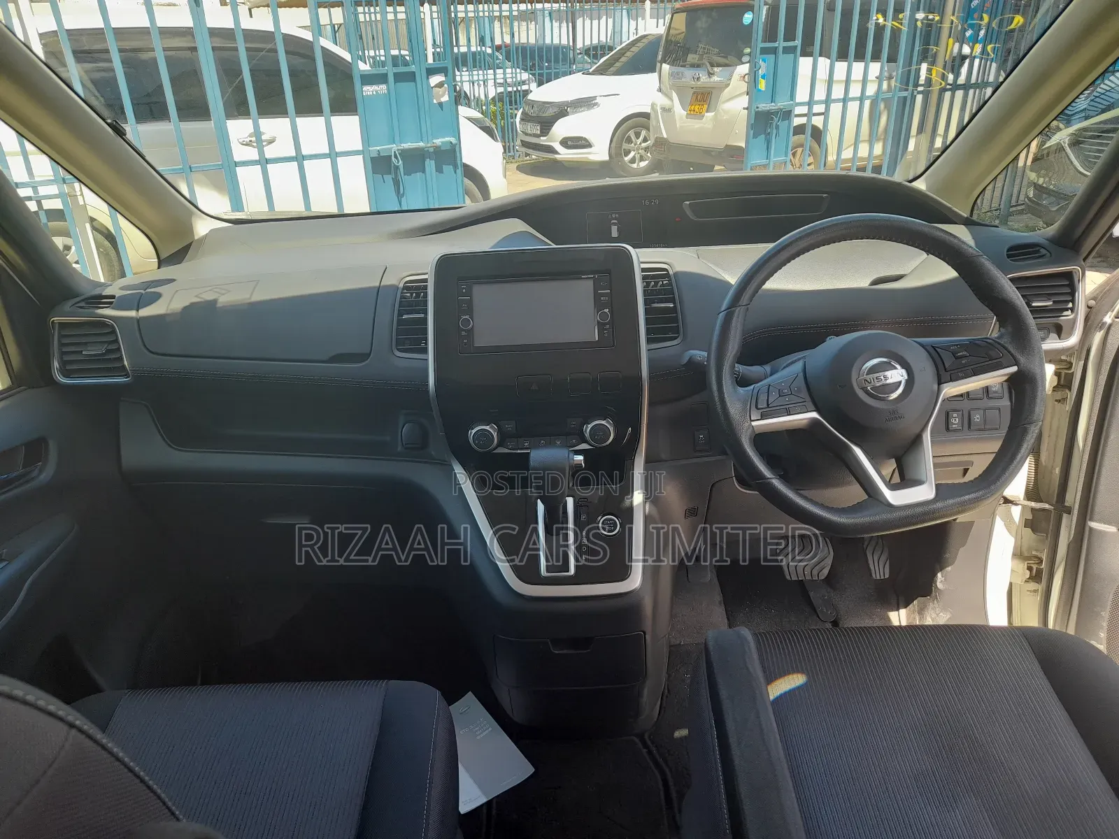Nissan Serena 2018 White