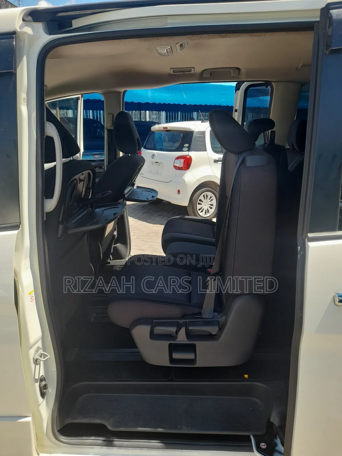 Nissan Serena 2018 White