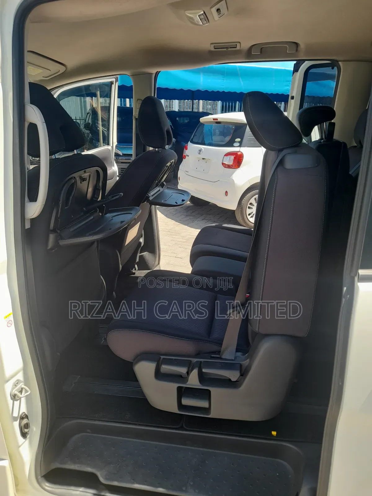 Nissan Serena 2018 White