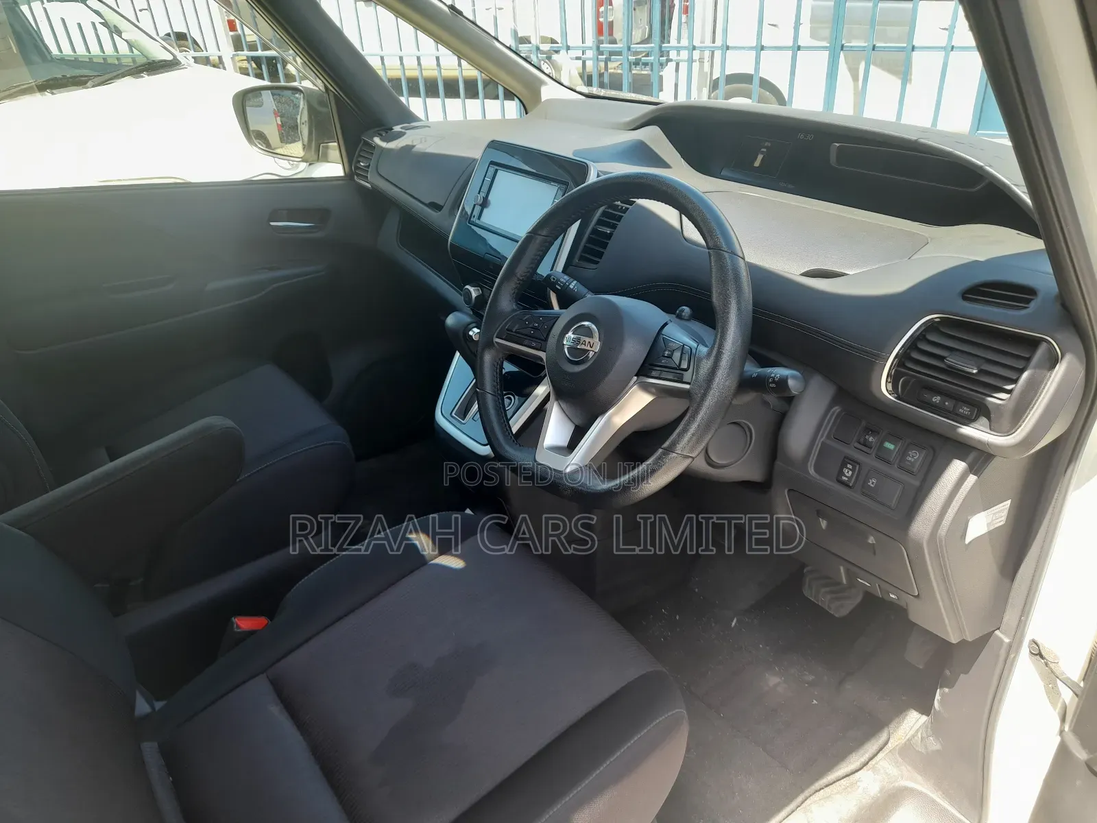 Nissan Serena 2018 White