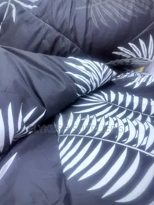 Unbinded Duvet, One Bedsheet and Two Pillowcase Size 5*6