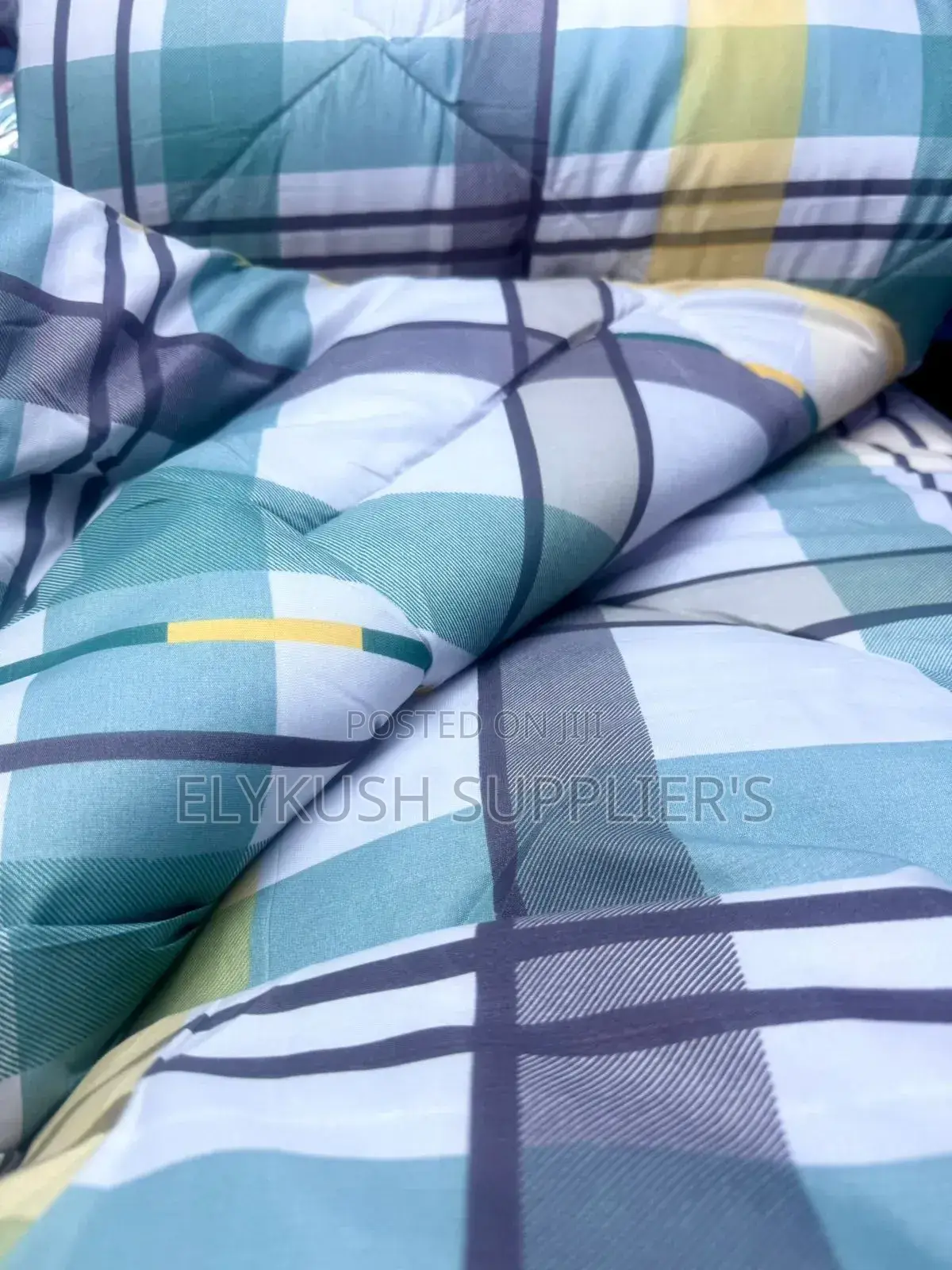 Unbinded Duvet, One Bedsheet and Two Pillowcase Size 5*6