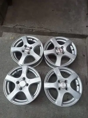 15 Inch 4 Hole Silver Rims – Original High-Quality Wheels