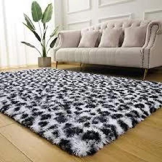 Fluffy Patched Carpet - thumbnail 3
