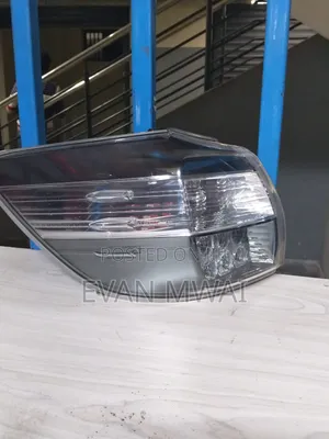 Toyota Wish Body Taillight