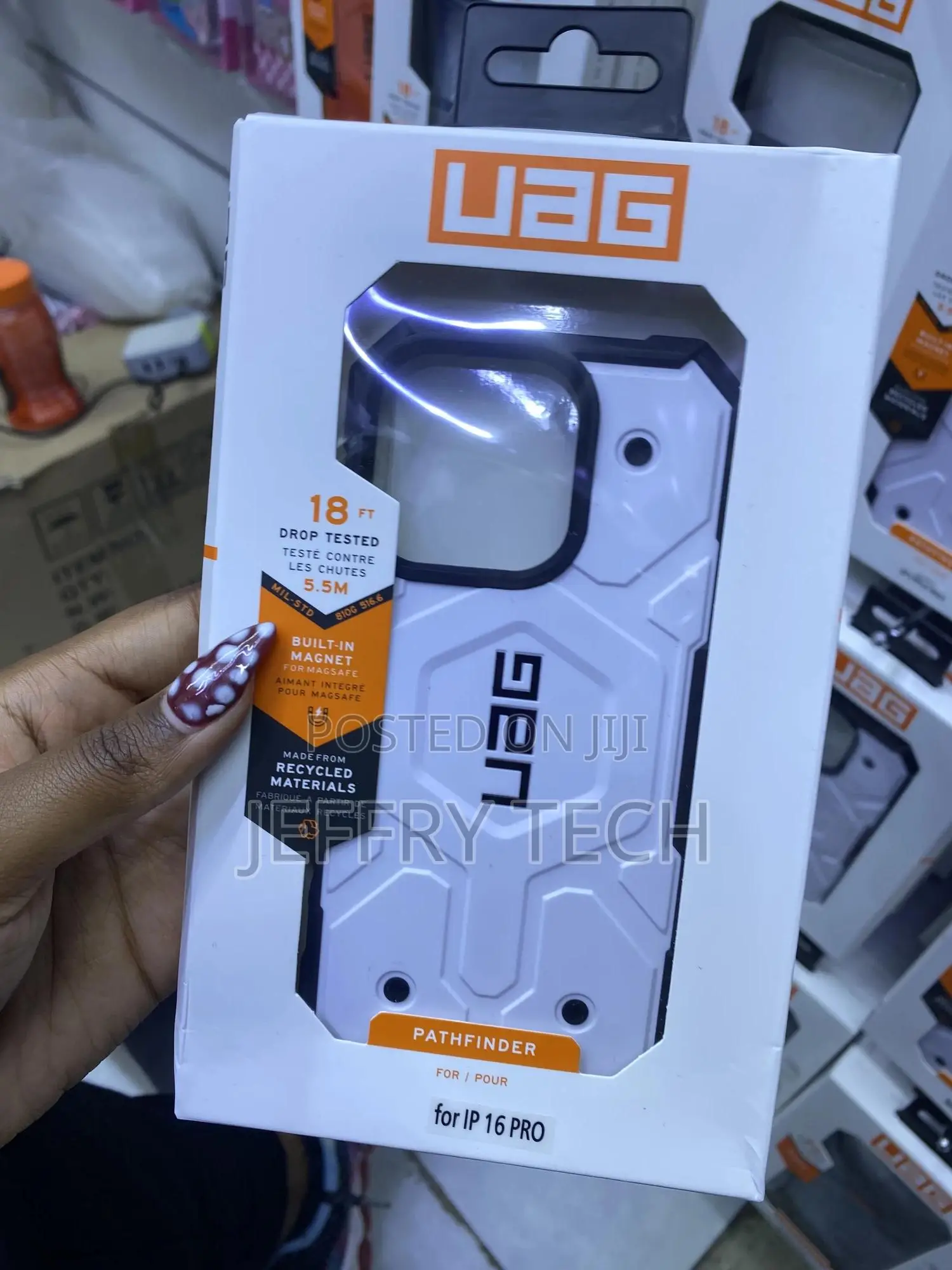 Mkiler Uag iPhone 16 Pro Magsafe Pathfinder Case White