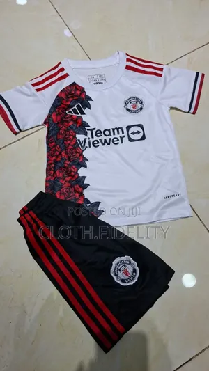 Manchester United White Roses Kids Jersey .