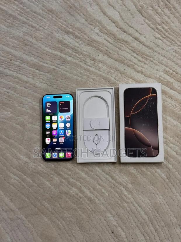 Apple iPhone 16 Pro Max 256 GB Gray - main view