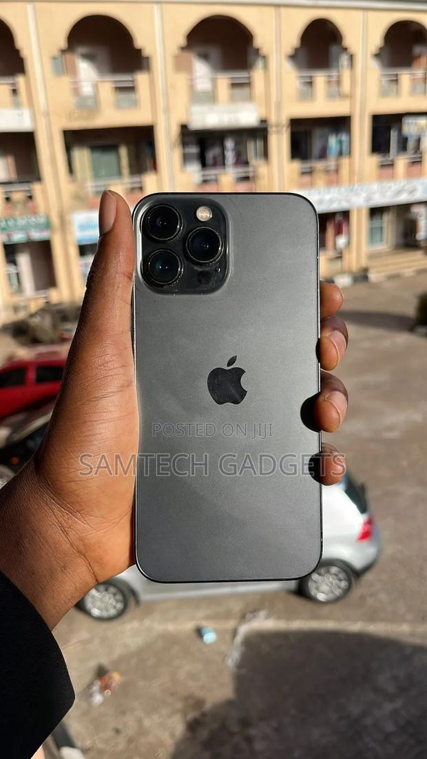 Apple iPhone 13 Pro Max 128 GB Black - main view