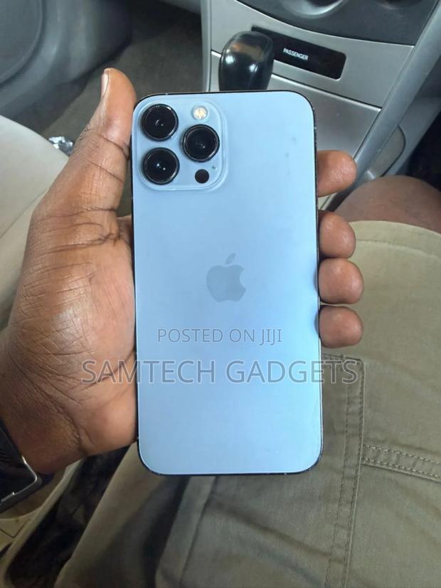 Apple iPhone 13 Pro Max 256 GB Blue - main view