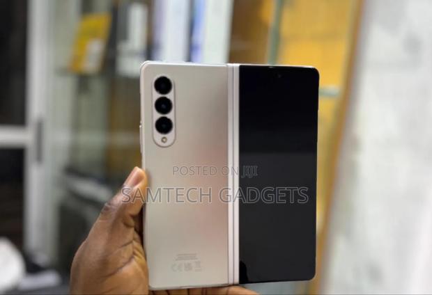 Samsung Galaxy Z Fold 3 512 GB Silver - main view