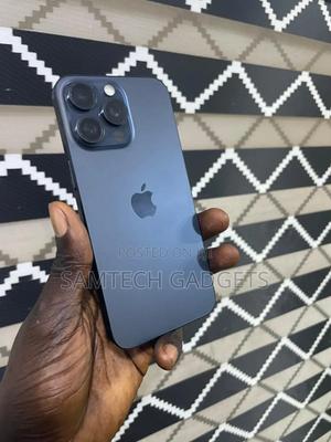 Apple iPhone 15 Pro Max 256 GB Black - thumbnail 2