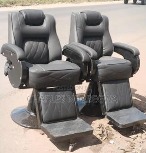 Executive Barber Chair - thumbnail 2