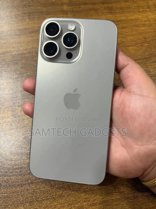 Apple iPhone 15 Pro 256 GB Silver - thumbnail 3