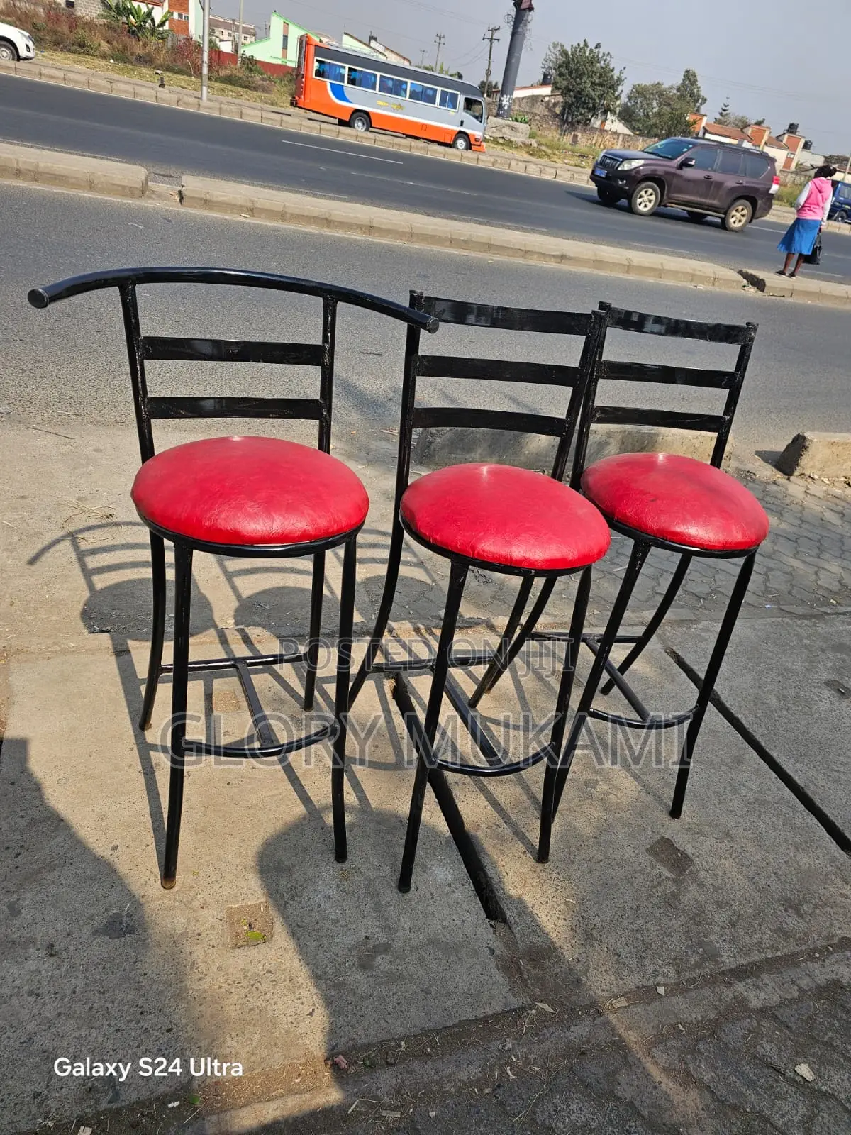 Bar Sinatabu Chairs