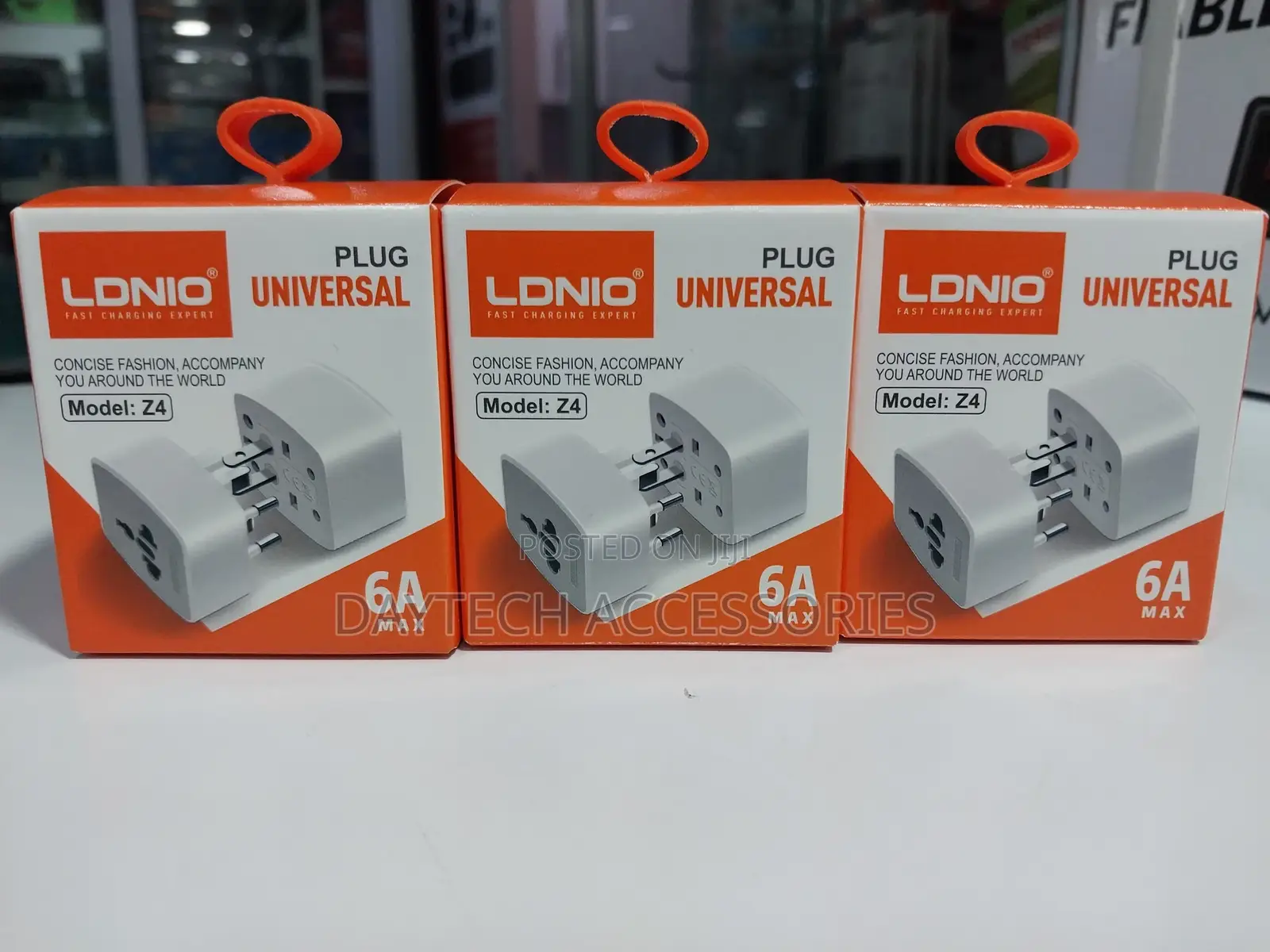 Ldnio Mini Size Z4 World Plug International Travel Adaptor Plug.