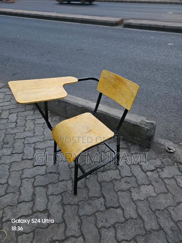 Arm Chair College - thumbnail 2